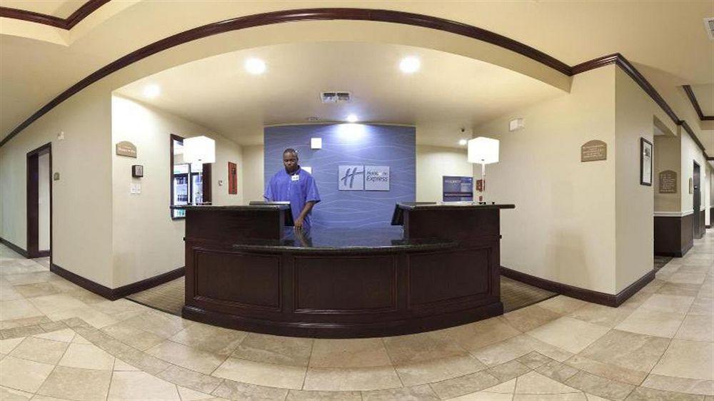 Holiday Inn Express Hotel & Suites Marshall By Ihg Bagian luar foto