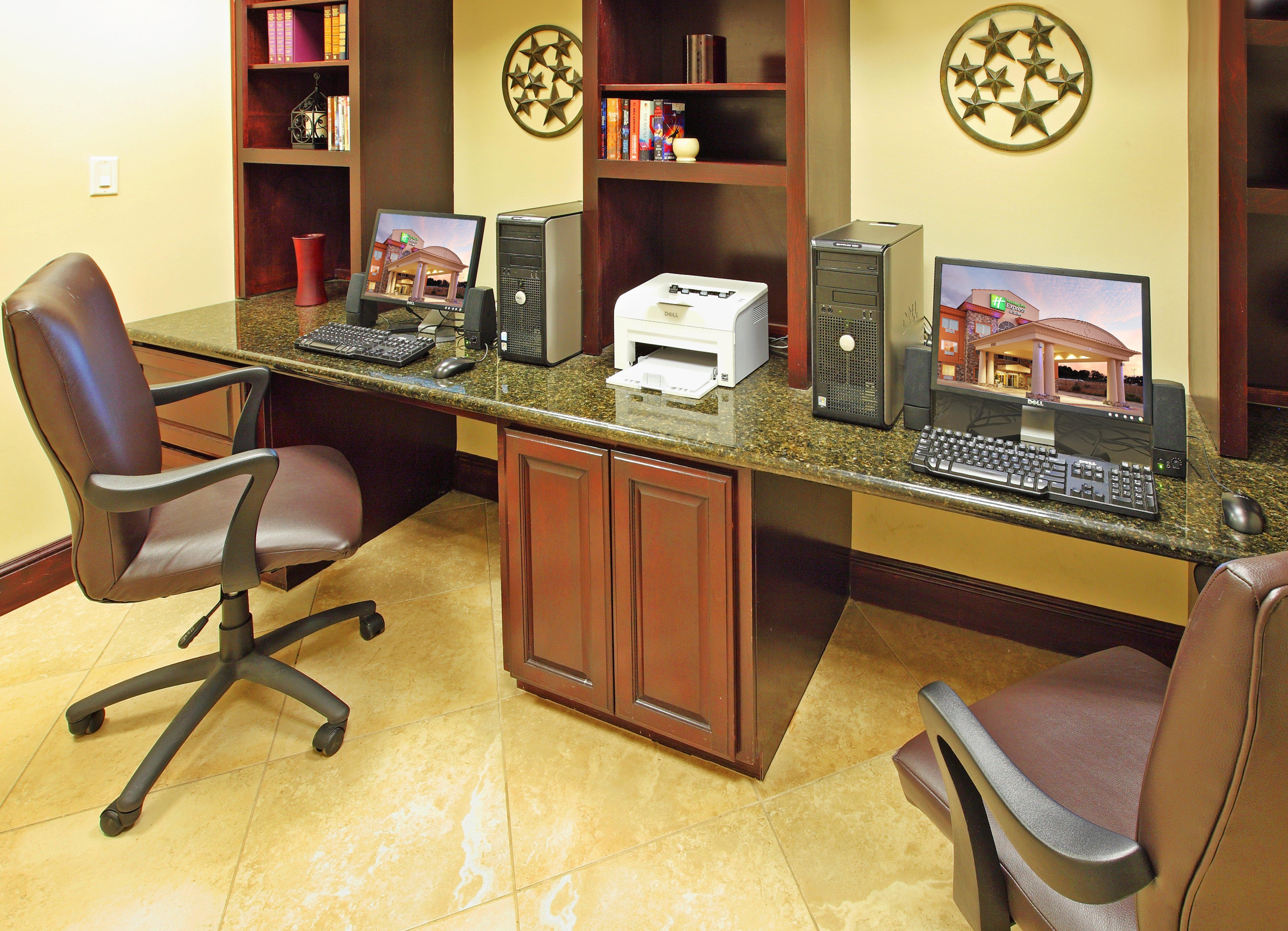 Holiday Inn Express Hotel & Suites Marshall By Ihg Bagian luar foto