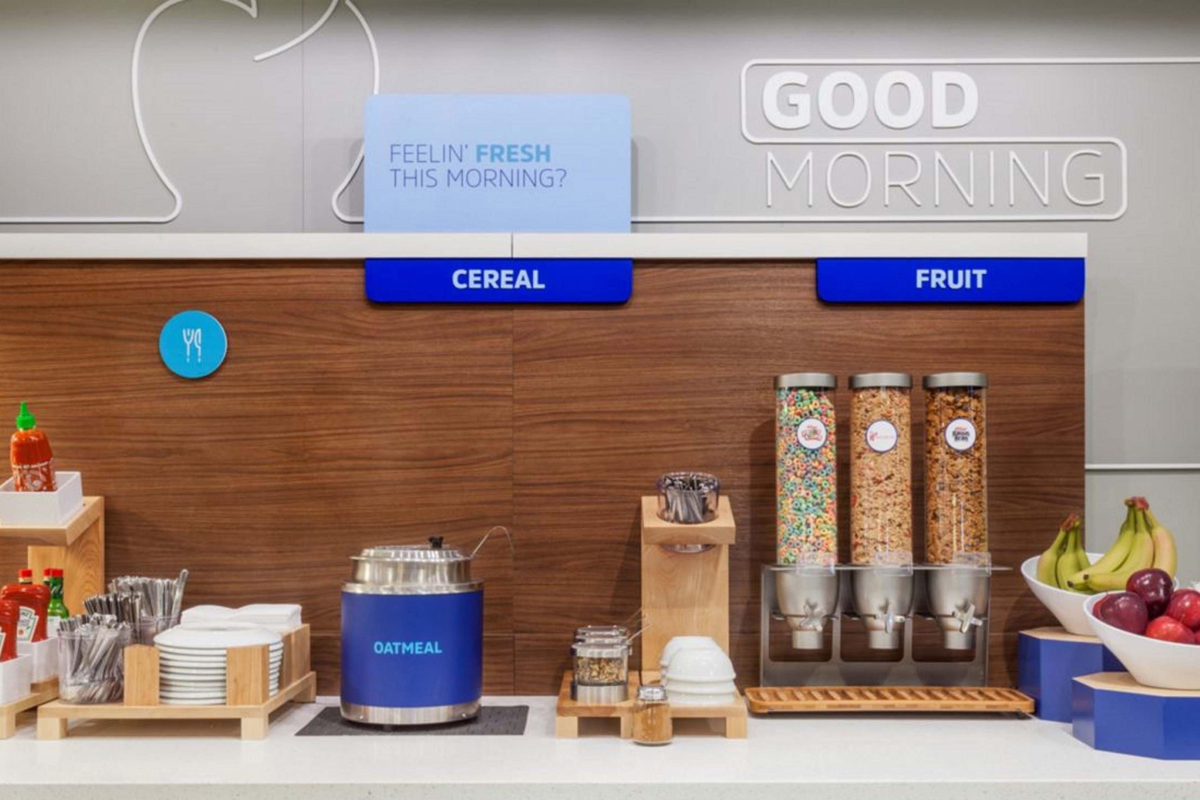 Holiday Inn Express Hotel & Suites Marshall By Ihg Bagian luar foto