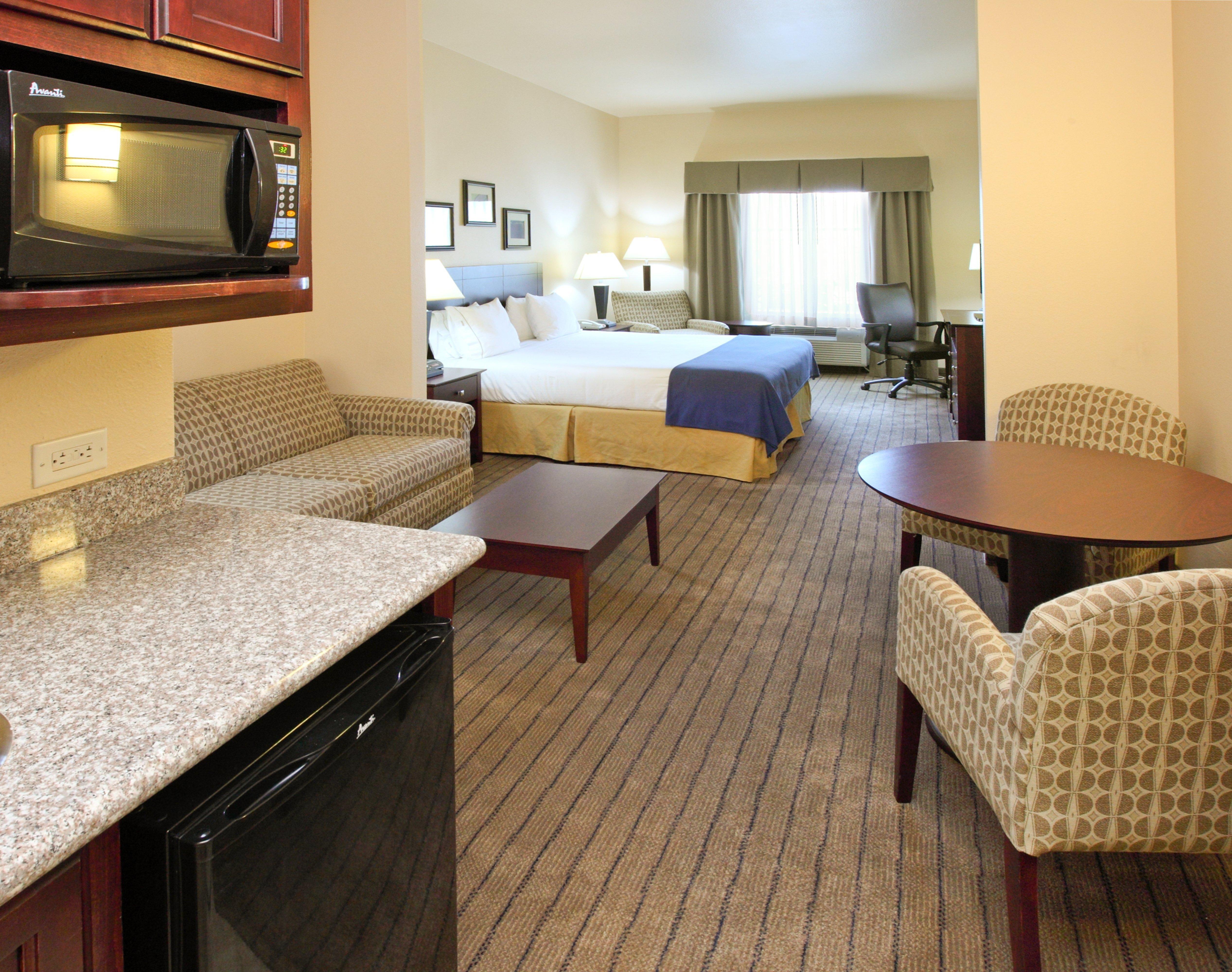 Holiday Inn Express Hotel & Suites Marshall By Ihg Bagian luar foto