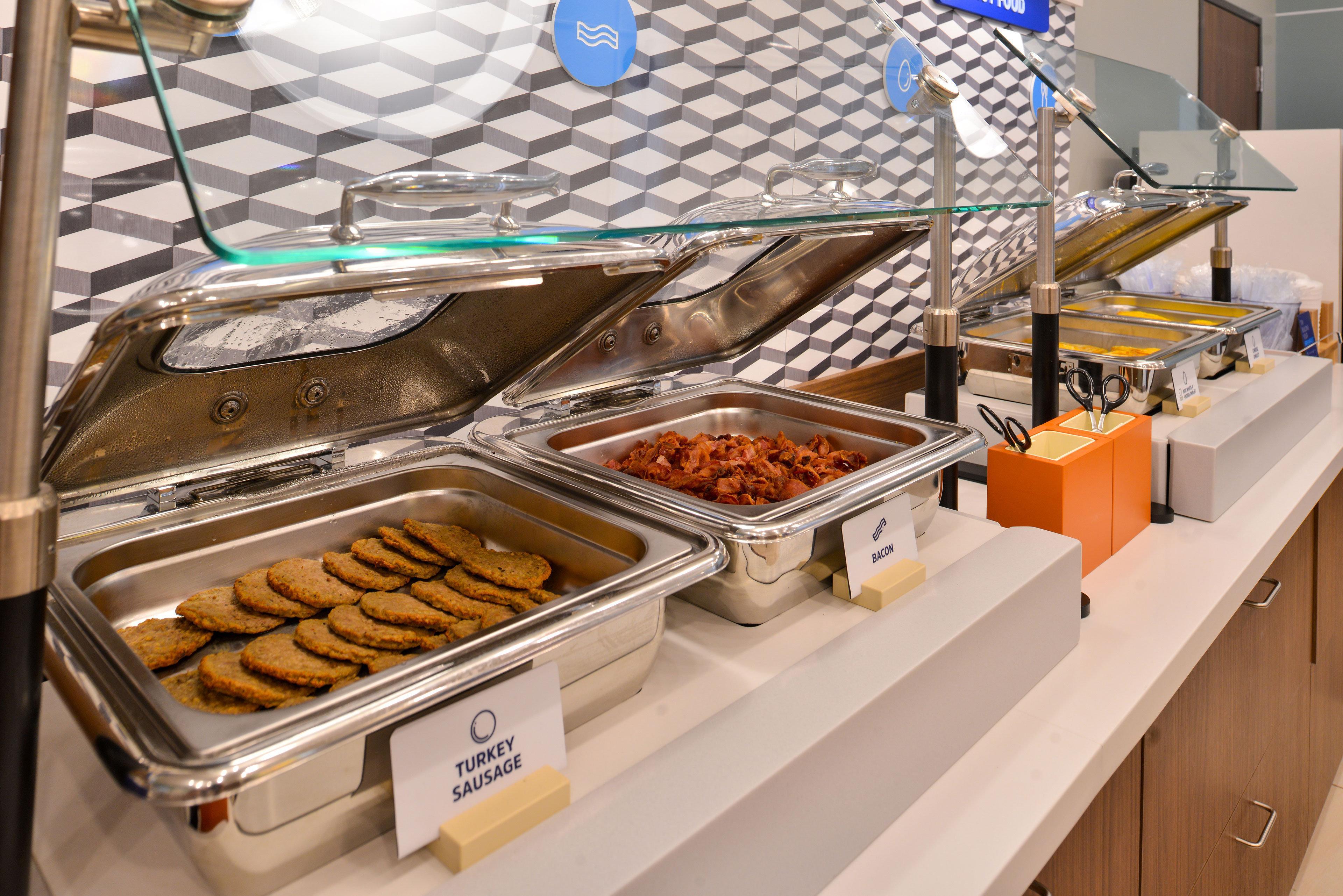 Holiday Inn Express Hotel & Suites Marshall By Ihg Bagian luar foto