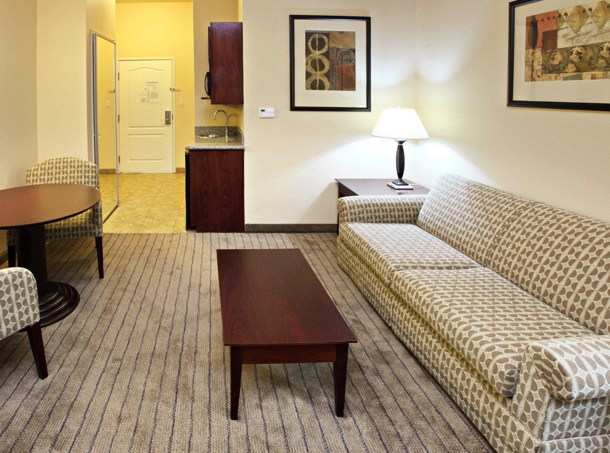 Holiday Inn Express Hotel & Suites Marshall By Ihg Bagian luar foto