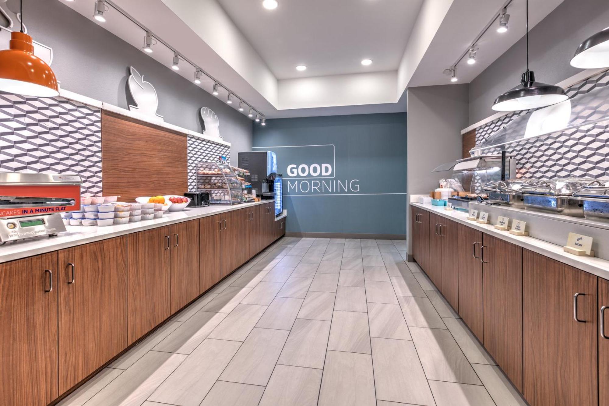 Holiday Inn Express Hotel & Suites Marshall By Ihg Bagian luar foto