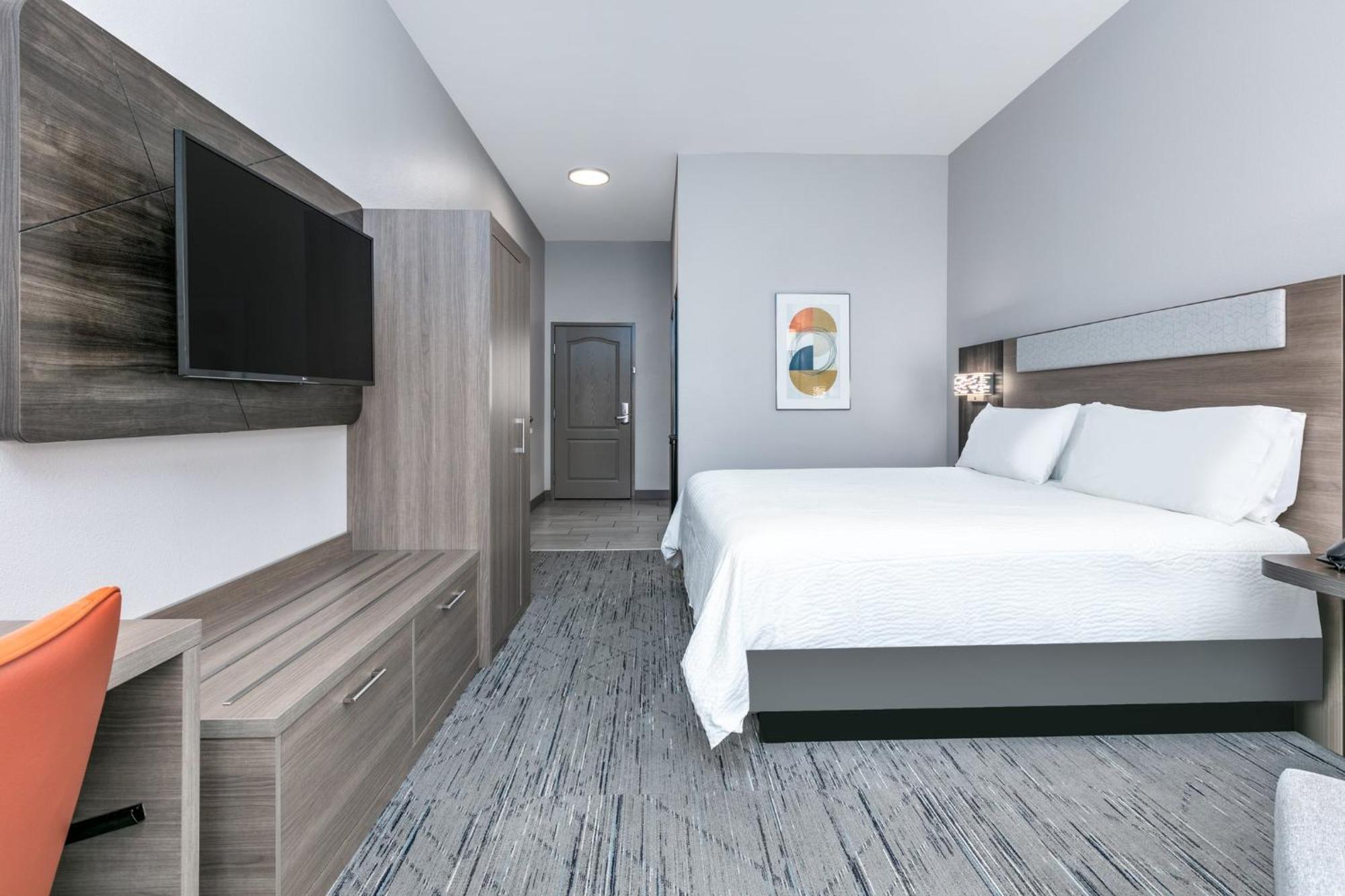 Holiday Inn Express Hotel & Suites Marshall By Ihg Bagian luar foto