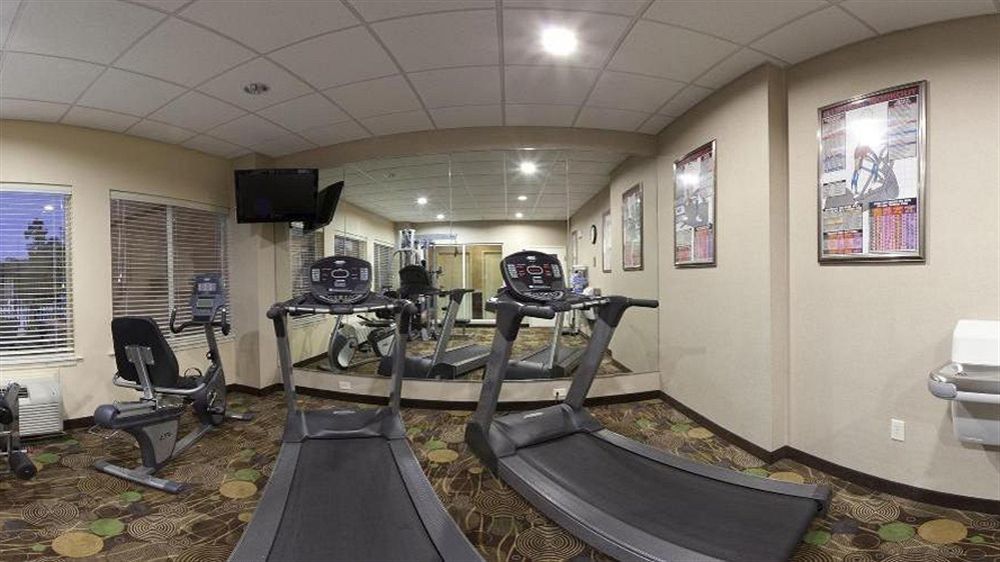 Holiday Inn Express Hotel & Suites Marshall By Ihg Bagian luar foto