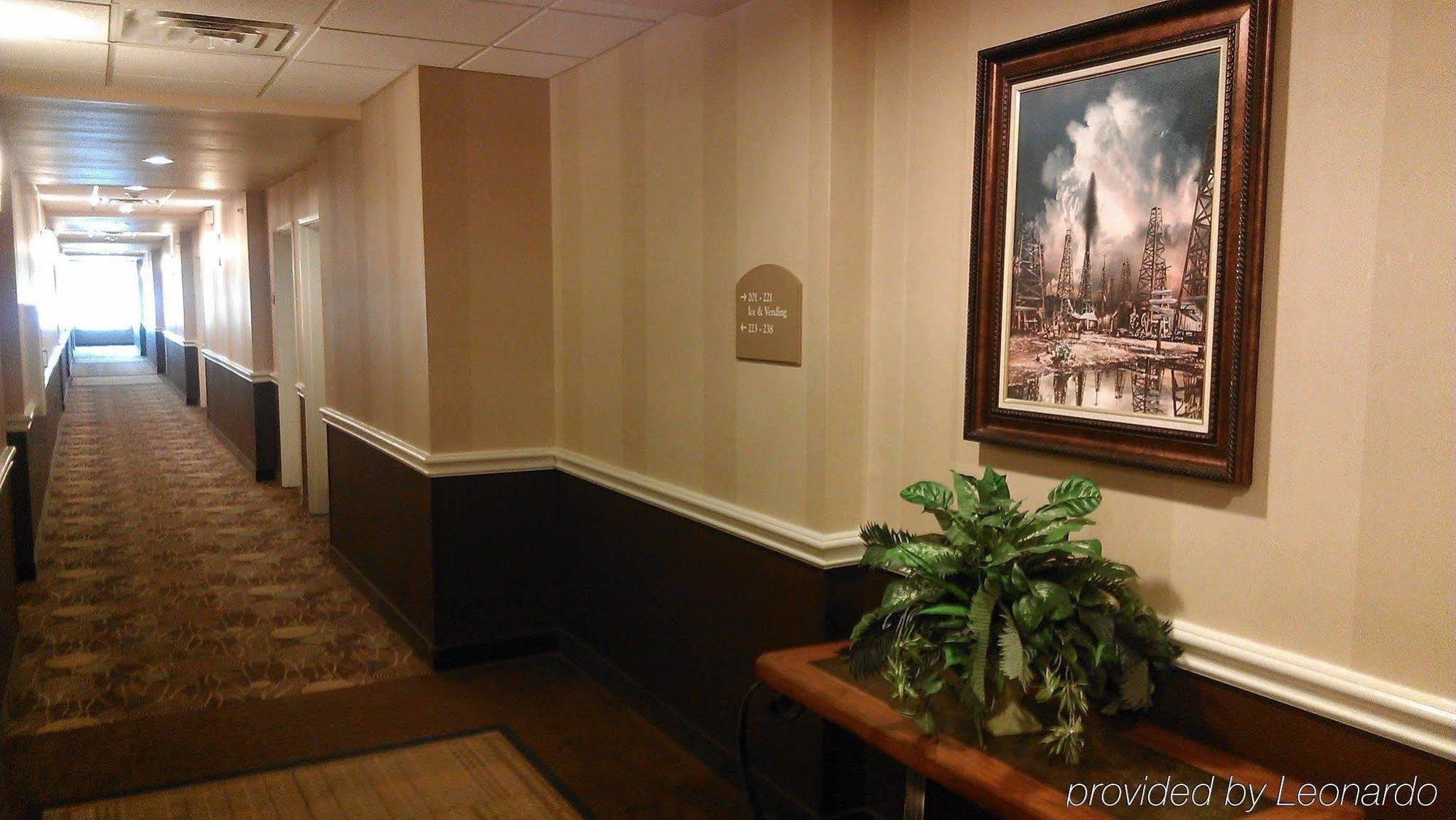 Holiday Inn Express Hotel & Suites Marshall By Ihg Bagian luar foto